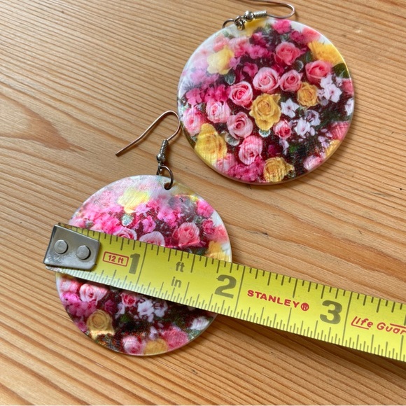 Vintage Rose Printed Shell Earrings Large Round Dangle Boho Pink Yellow - Picture 8 of 9